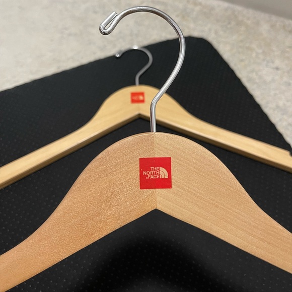 Brand New 2-Pack One Size The North Face Wooden Hangers 17” X 10” - Picture 2 of 7